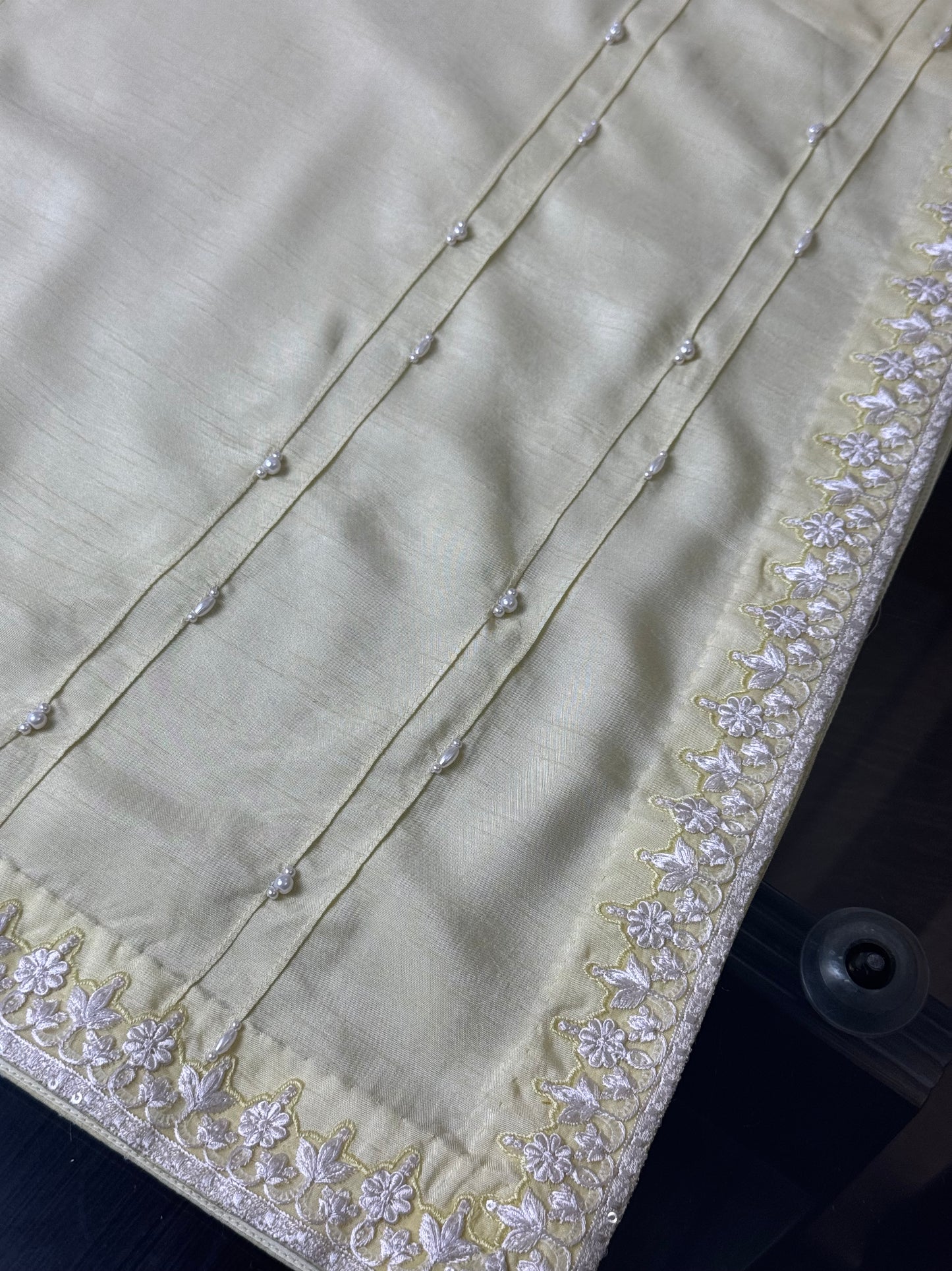 Butter Lime (hand embalished)