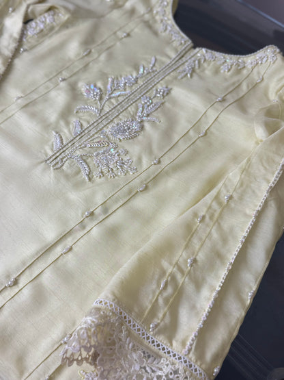 Butter Lime (hand embalished)