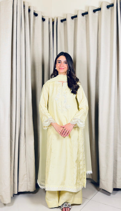 Butter Lime (hand embalished)