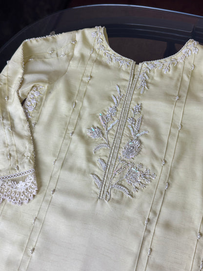 Butter Lime (hand embalished)