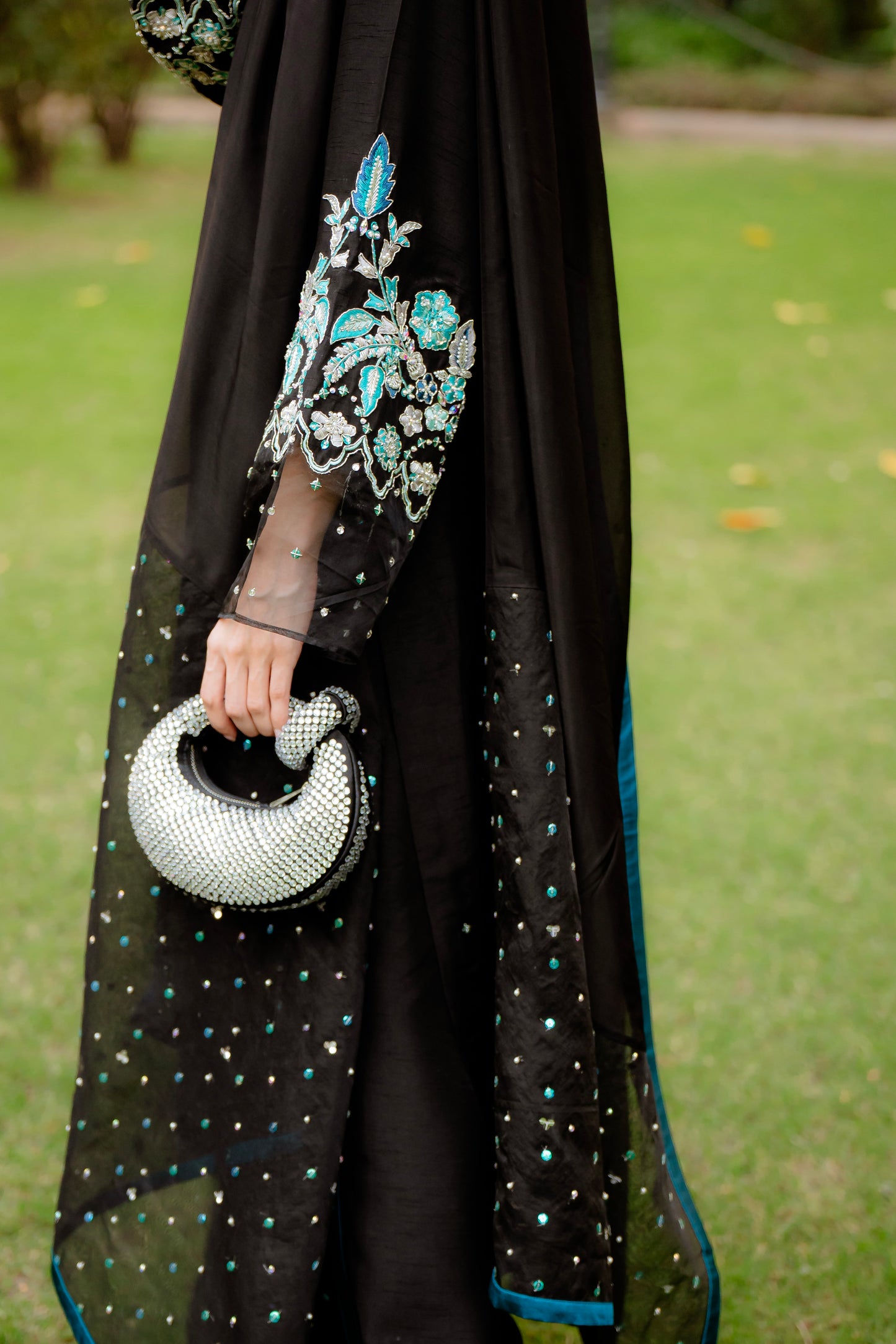 Zarminay (black with teals)