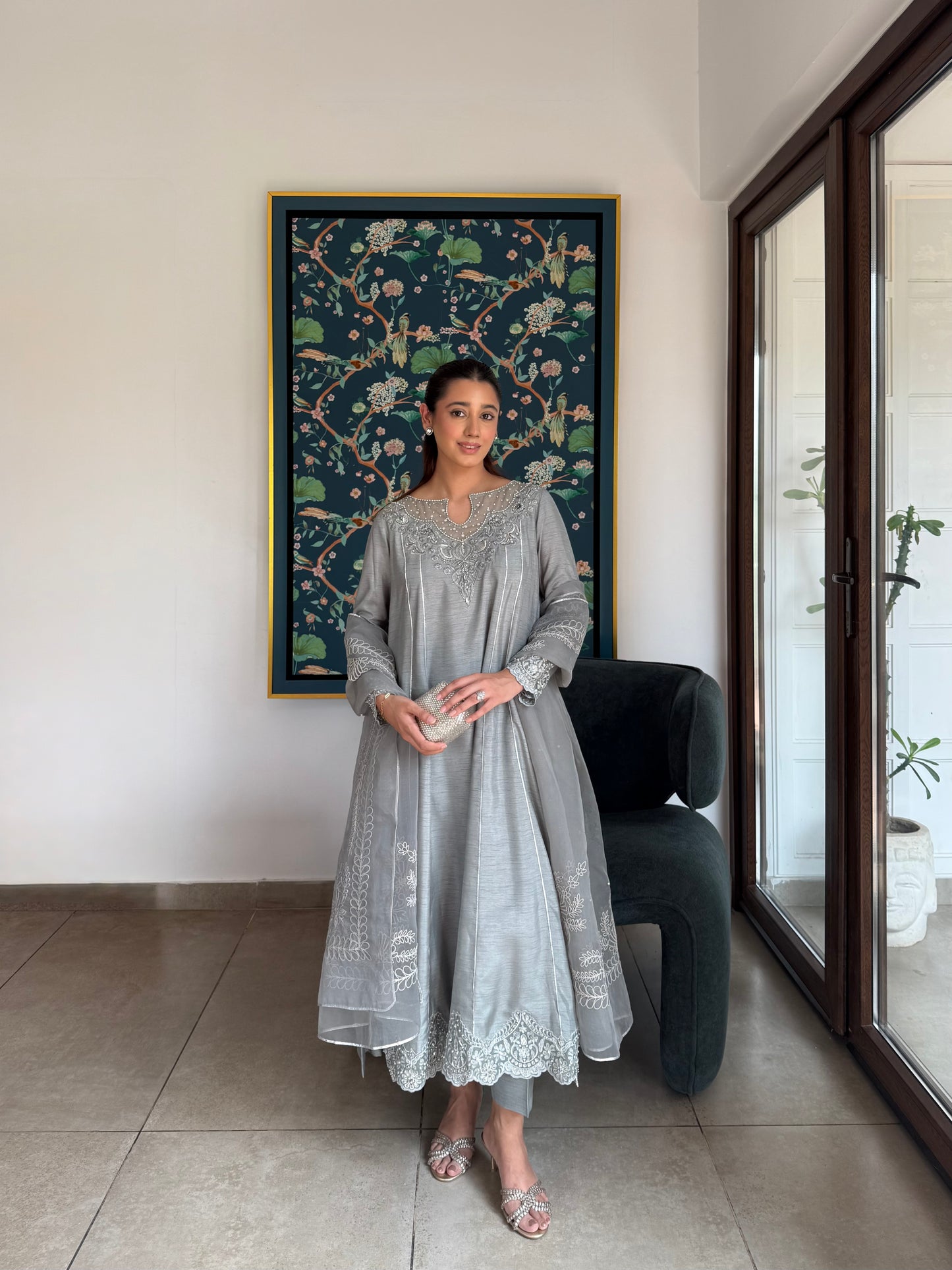 Steel grey (kalli'daarr).