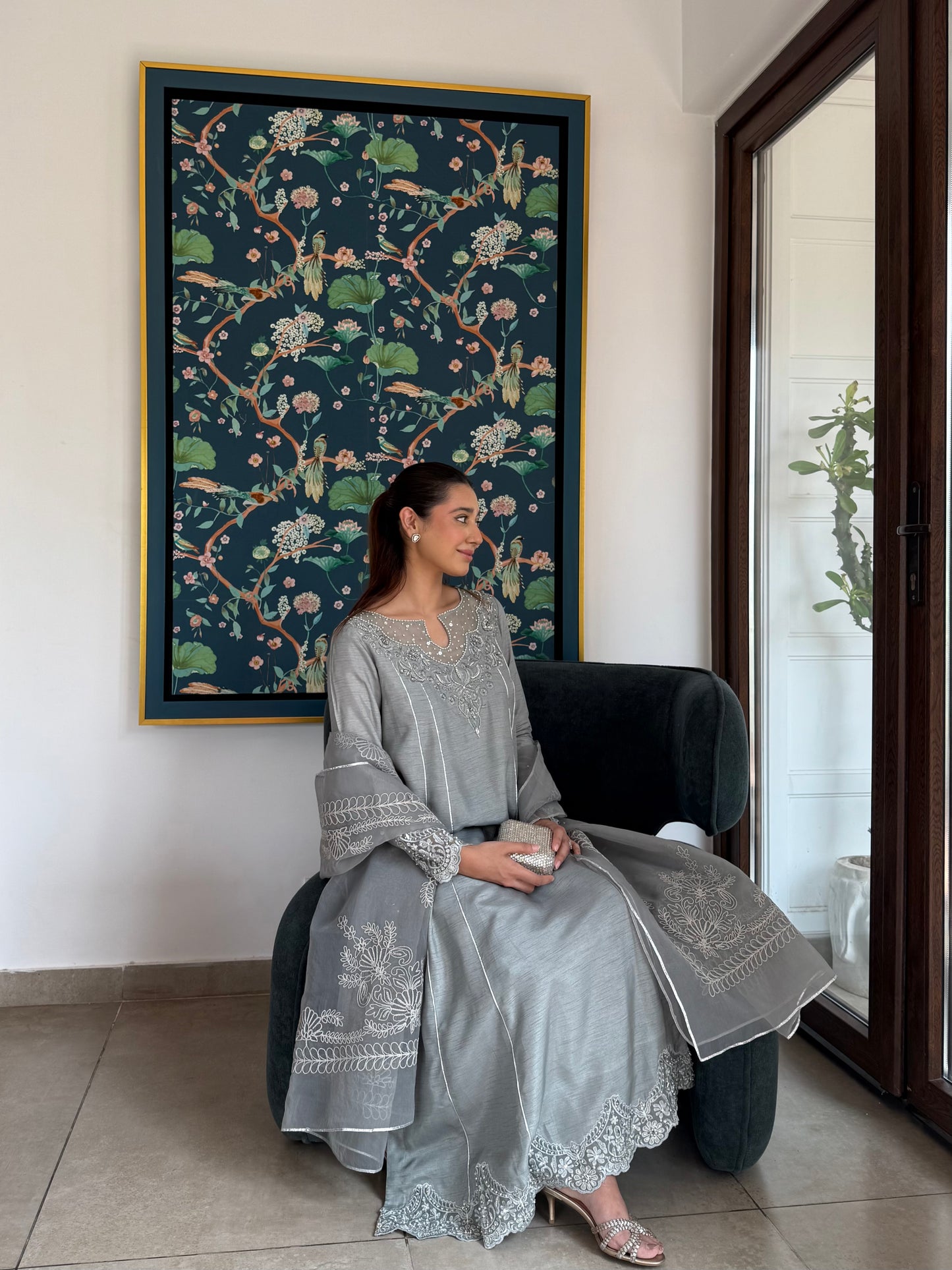 Steel grey (kalli'daarr).