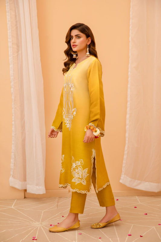 D3: Shades of mustard